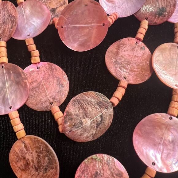 CORAL COLOR MOTHER OF PEARL AND BEADED STATEMENT NECKLACE 3 STRAND VINTAGE - Picture 8 of 10